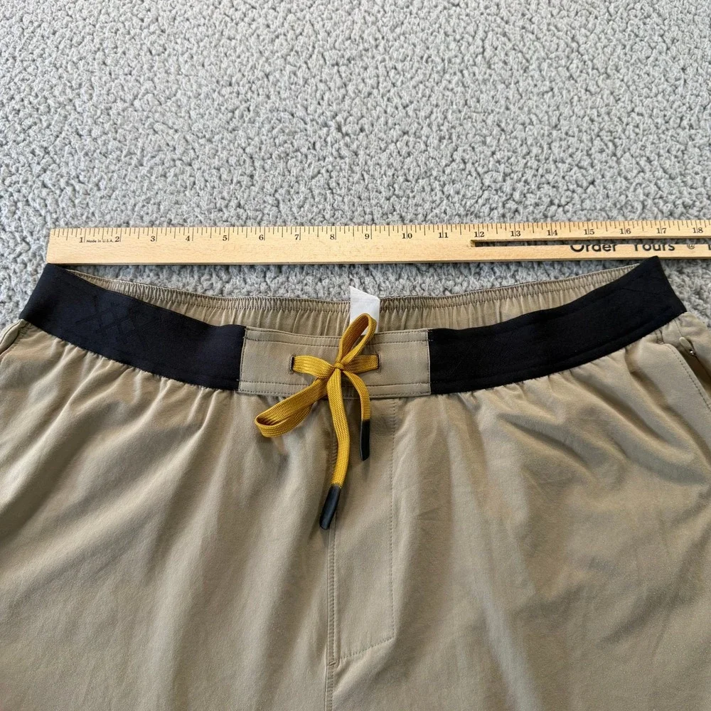 Rhone Mako Athletic Training Shorts Mens XL Tan Khaki 5.5‎ Inch Inseam 101719